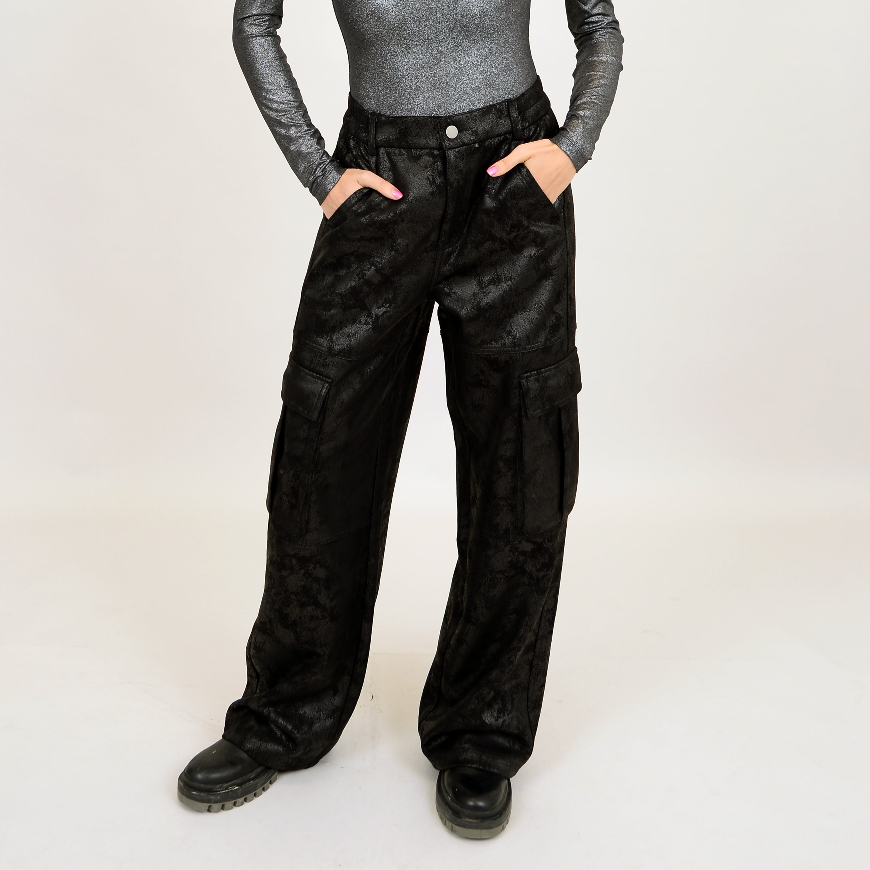 Caroline Cargo Pocket Pant | Black Cargo Pants – NICHE Boutique