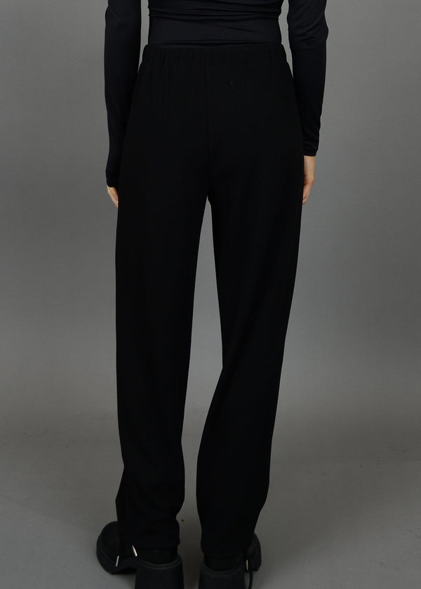 Black women's joggers - relaxed fit 