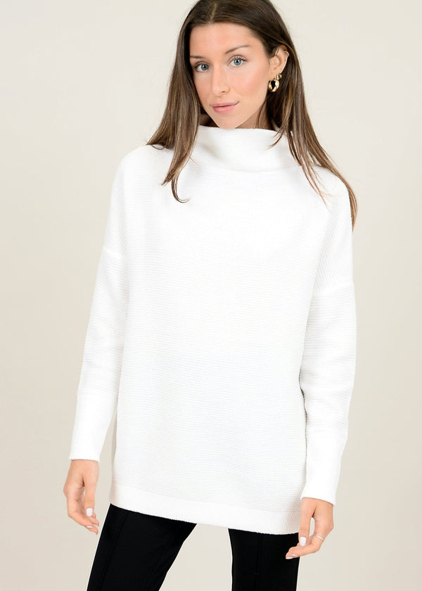 Women's turtle neck in white