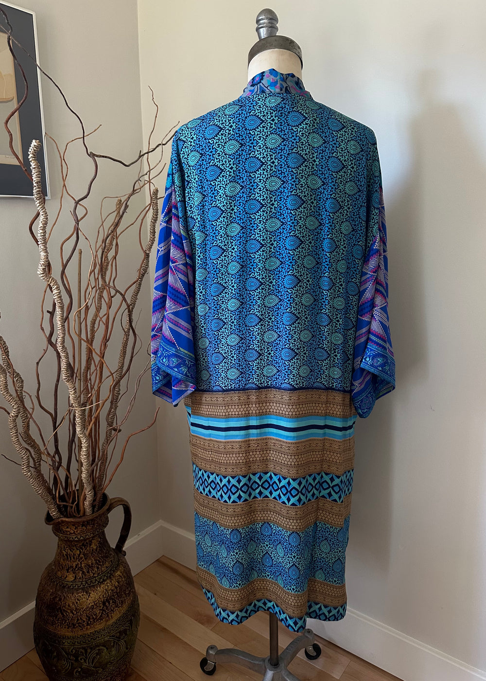 Wanderlust Waves Elevated Kimono