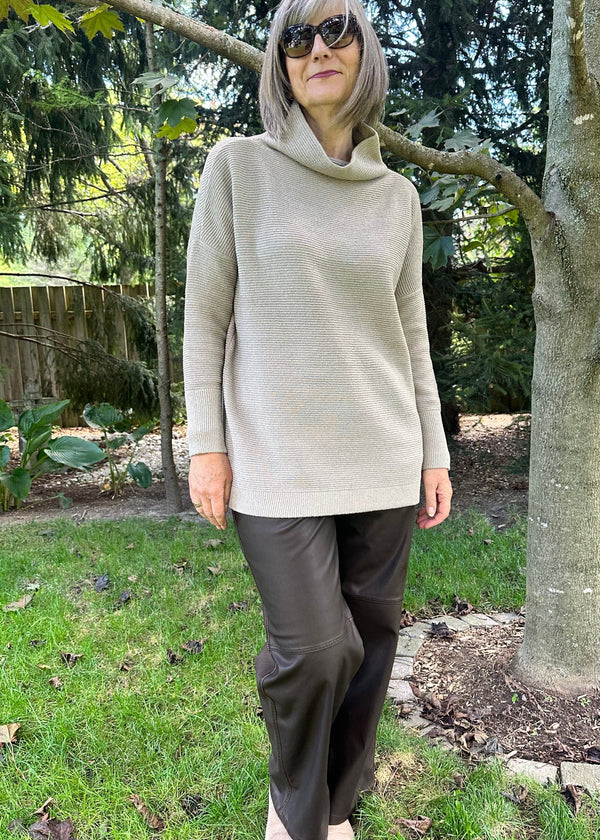Nancy Ottoman Mocknecks