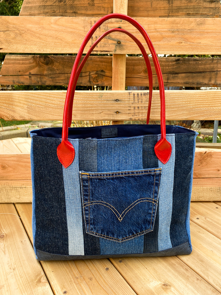 Anavi Designs - tote bag with pocket